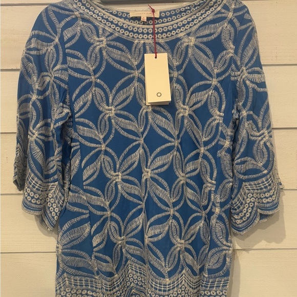 Solitaire NWT Blue and White Geometric Blouse - Picture 1 of 13